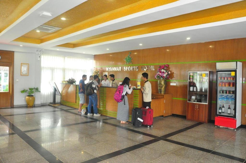 Myanmar Sport Hotel Yangón Exterior foto