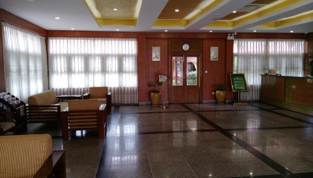 Myanmar Sport Hotel Yangón Exterior foto